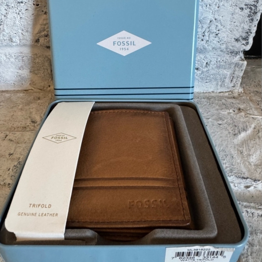 Fossil Men's Brown Leather Trifold Wallet NWT